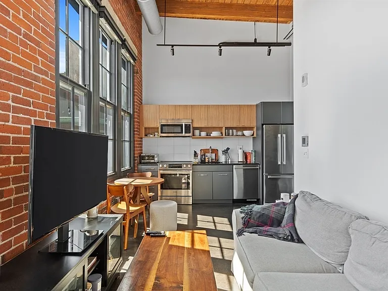 319 A St #510 — Photo 4