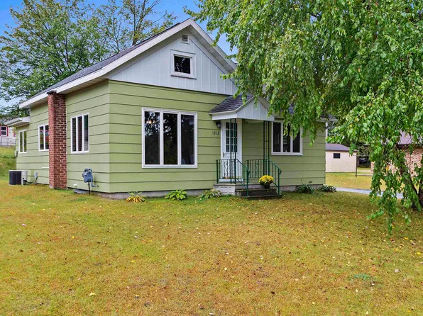 1212 E Elizabeth St, Shawano, WI 54166