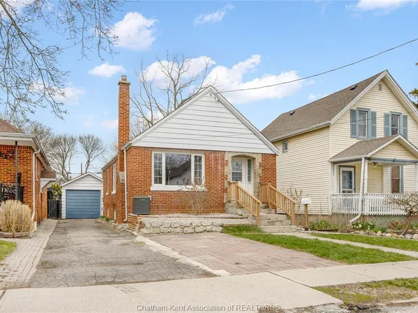 33 Wilson Ave, Chatham Kent, ON N7L 1K8