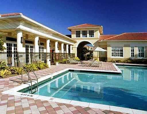 1st image of 2589 Centergate Dr
