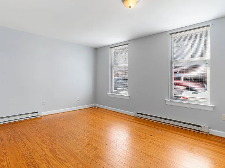 721 2nd St — Photo 27