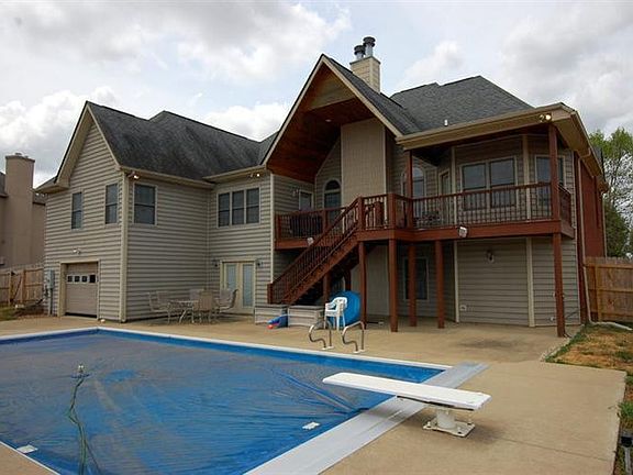 2nd image of 205 Colonial Dr