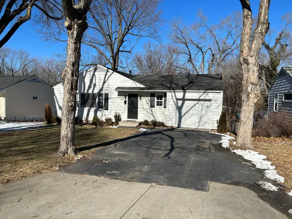 6812 W 77th Ter, Overland Park, KS 66204