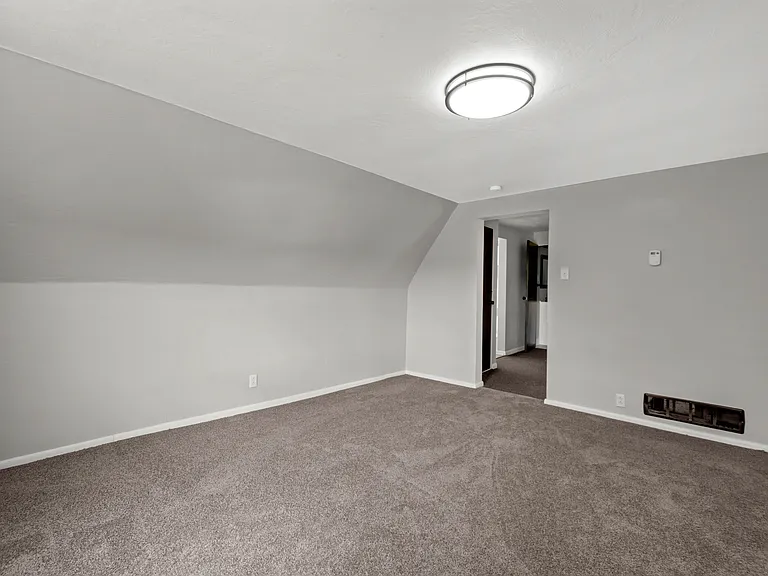 1025 Brownsville Rd #4 — Photo 6