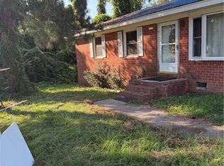 2829 Brookhaven Dr, Sanford, NC 27330