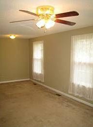 3rd image of 1327 Courtney Dr