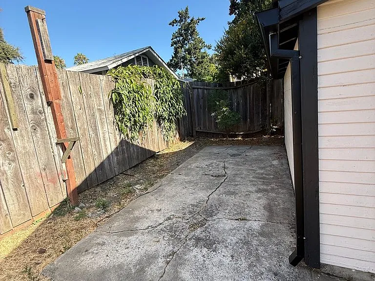 817 Wright St — Photo 19