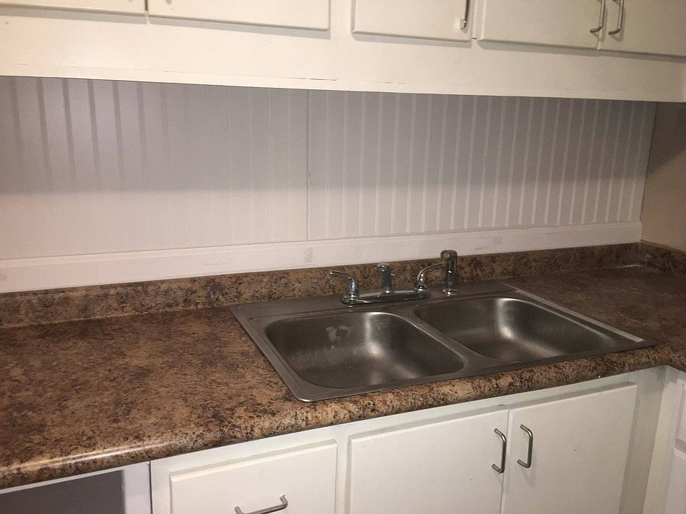 2nd image of 117 N San Souci Blvd #B