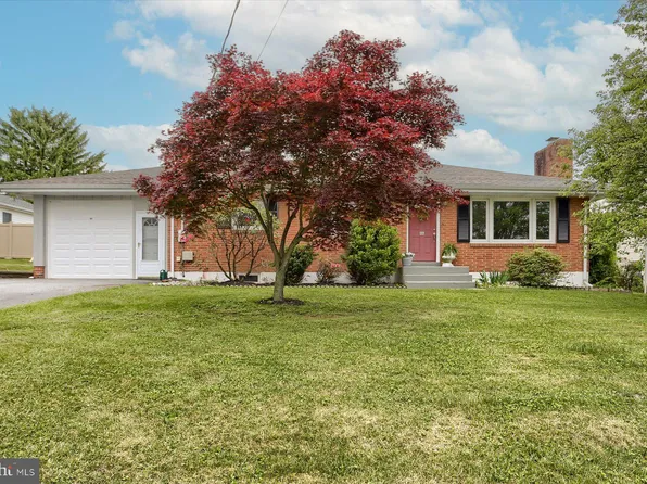 46 Thomas St, Hummelstown, PA 17036