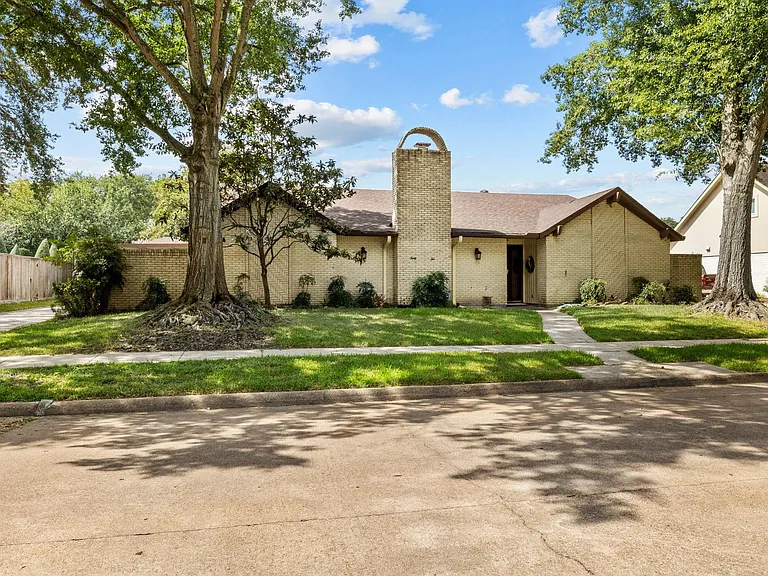 4010 Paraguay Cir — Photo 2