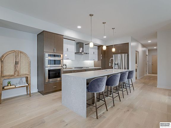 4th image of 1217 Pacific St #201