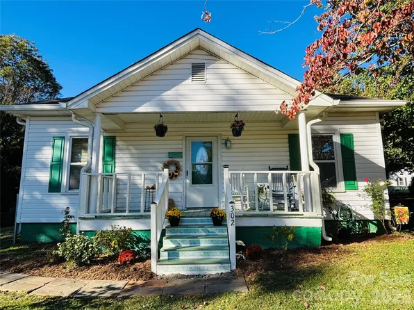302 Park Ave, Mount Holly, NC 28120