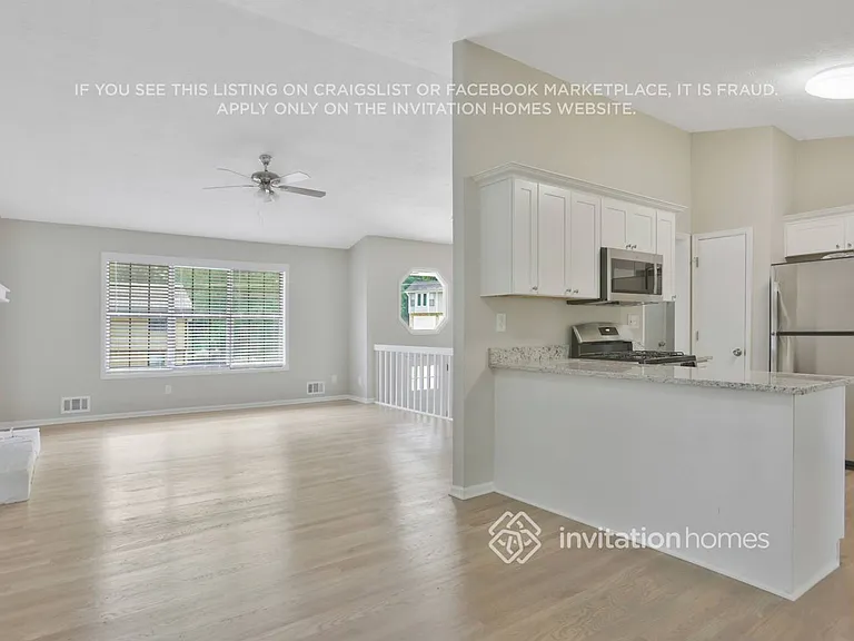 724 Pepperwood Ln — Photo 5