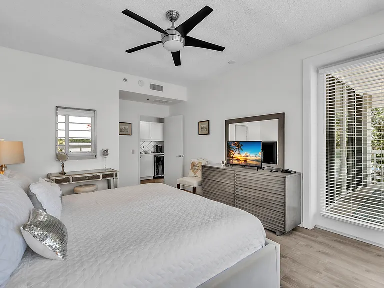 615 Dream Island Rd #202 — Photo 19
