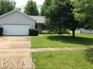 2807 Rainbow Ave, Bloomington, IL