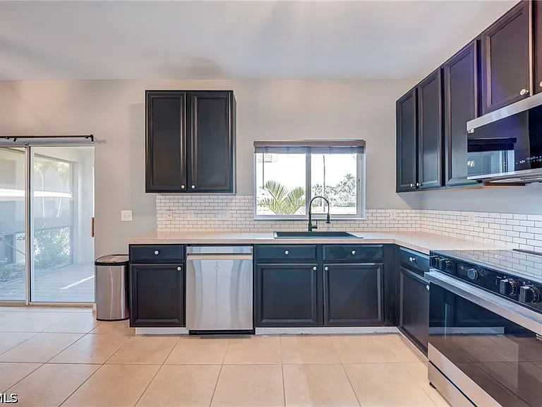 3935 Cherrybrook Loop — Photo 8