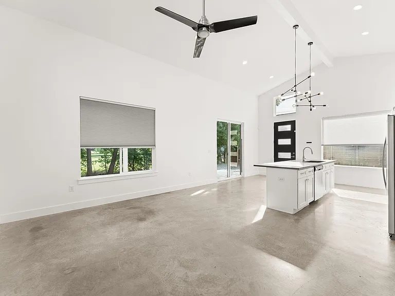 6201 Caddie St #2 — Photo 15