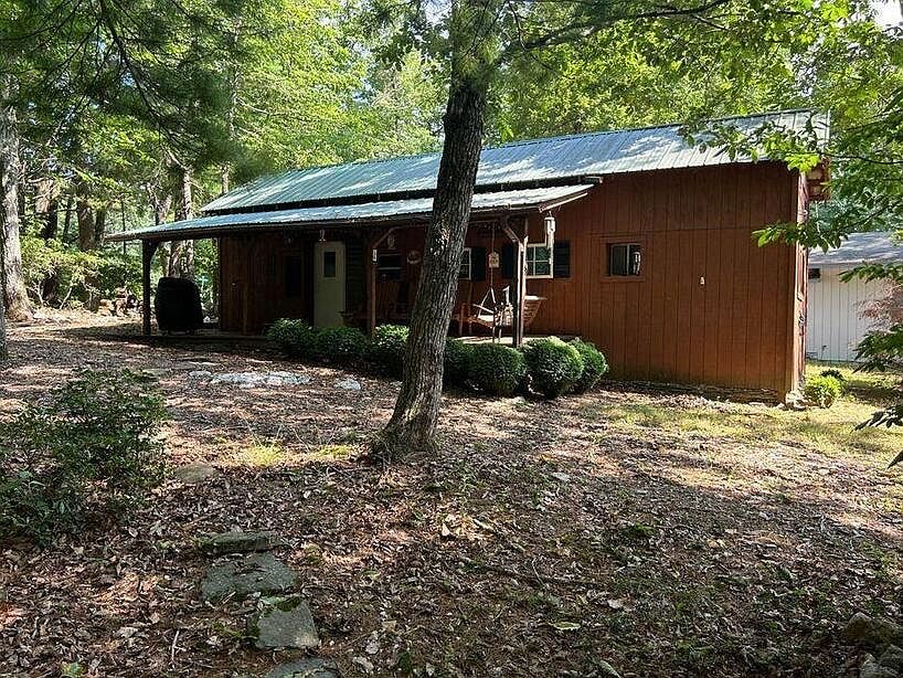 1st image of 242 White Pine Dr SE