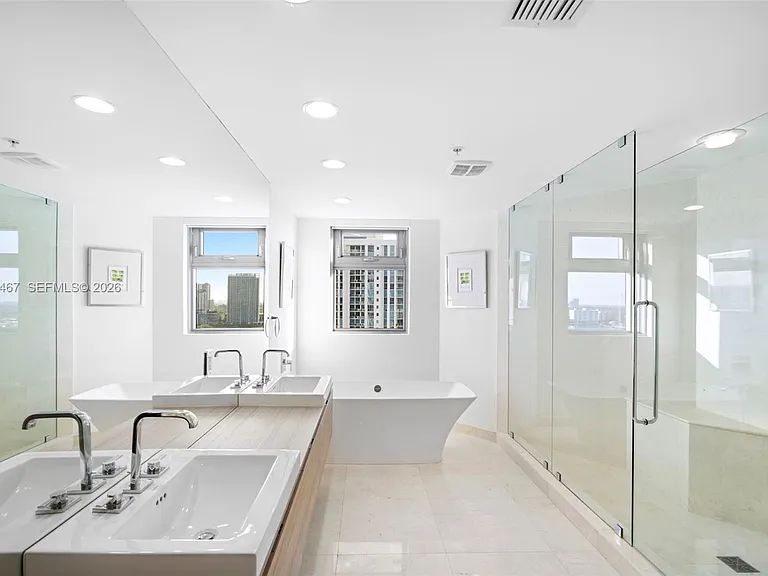 17301 Biscayne Blvd #1803 — Photo 12