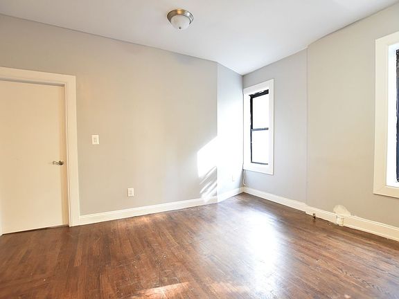 2nd image of 4 S Pinehurst Ave APT 4E