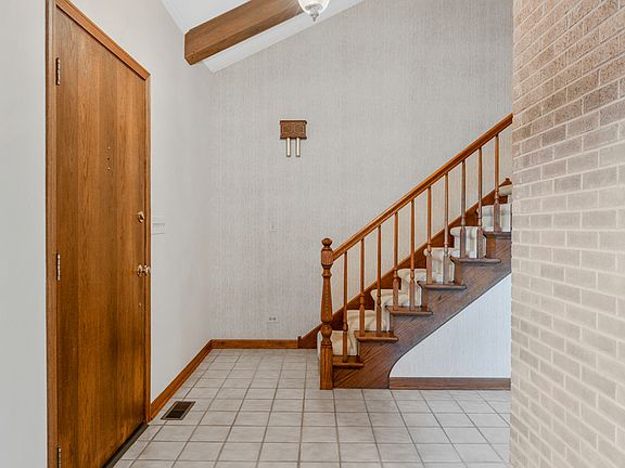 3rd image of 132 Blackhawk Dr
