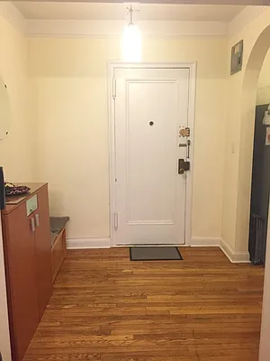 Sold by R New York | media 13