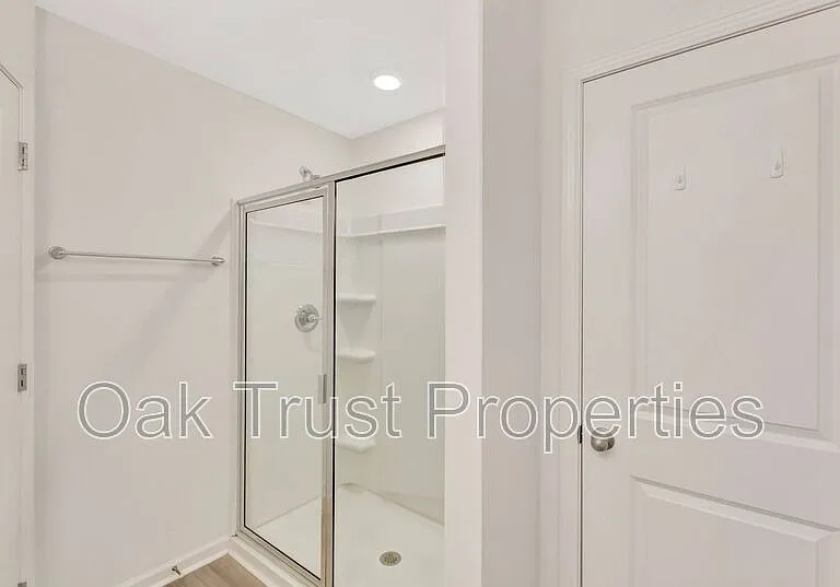 500 Trotters Ln — Photo 20
