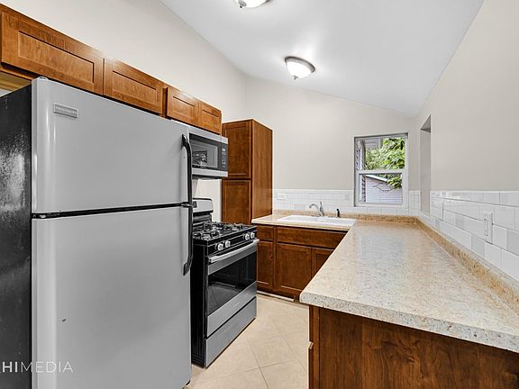 5th image of 7401 W 140th Pl