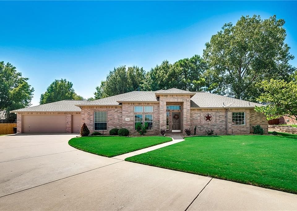1st image of 1400 Montevideo Ct