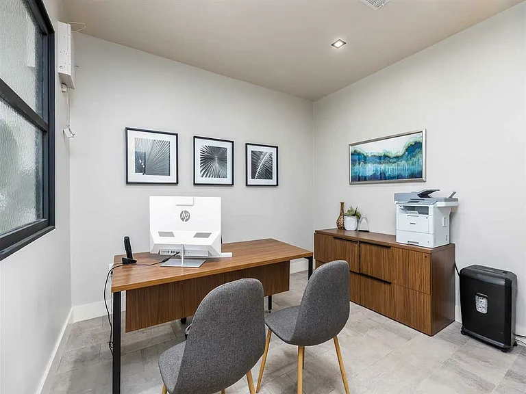 Castle Hills Townhomes — Photo 20