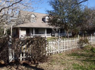 146 County Road 426, Waelder, TX 78959