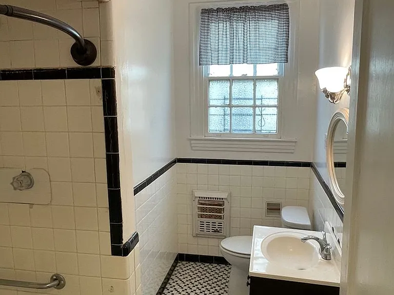 4609-4611 Claiborne Ct #4609 — Photo 15
