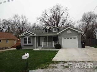 121 Apple St, Creve Coeur, IL