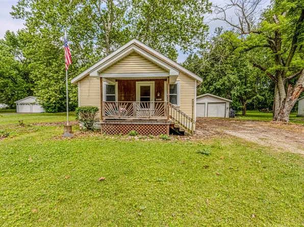 1750 N 31st St, Decatur, IL 62526