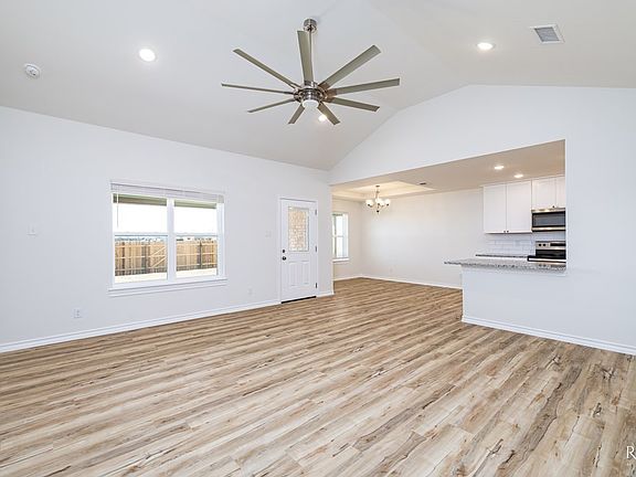 3rd image of 3129 Cedarhill Dr