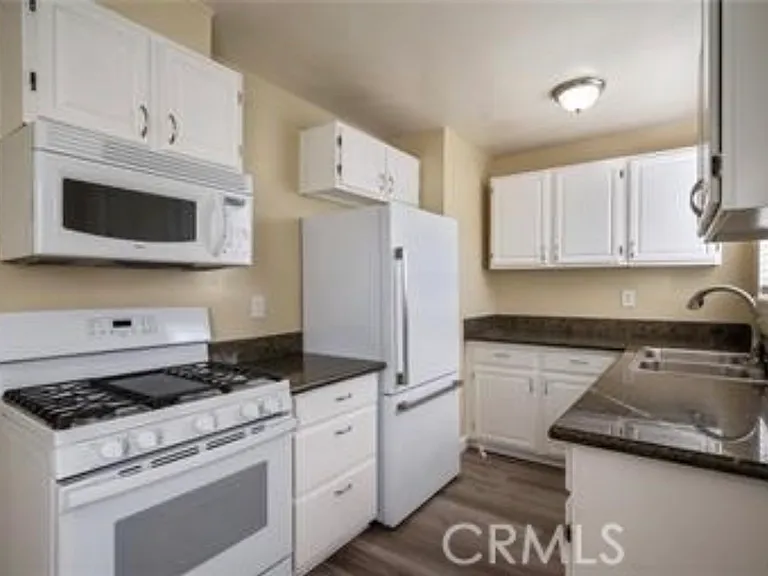 15717 Brighton Ave #B — Photo 6