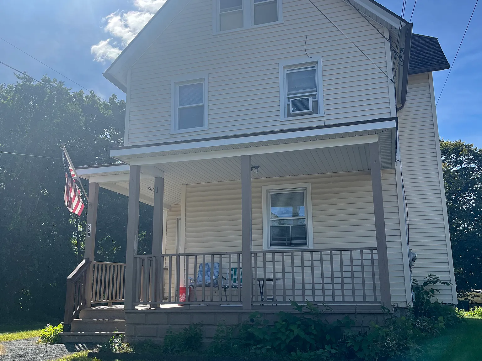 2 bed, 1.0 bath, 1068 sqft, $1,400 — Photo 1