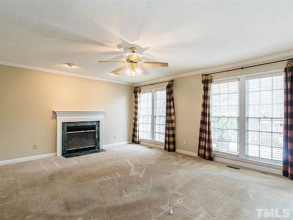 5th image of 105 Springwater Ct