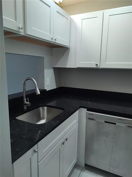 1st image of 1022 Twin Lakes Dr