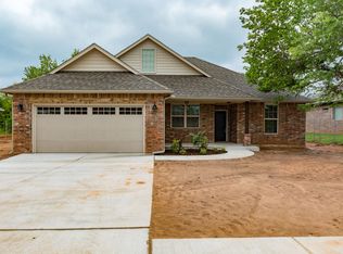1022 Fox Run Ln, Blanchard, OK 73010