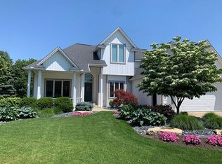 10555 Greystone Dr, Zeeland, MI