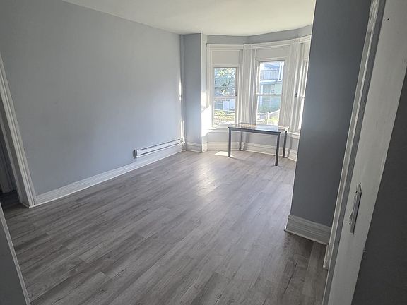 3rd image of 622 N Front St #1