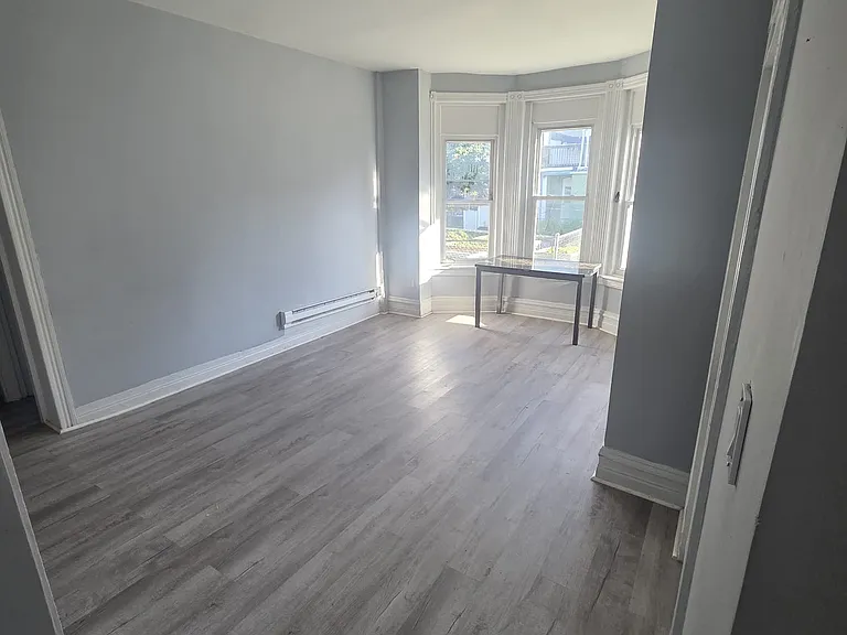 622 N Front St #1 — Photo 3