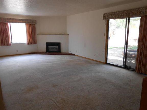 5th image of 1618 Hoffman Dr NE