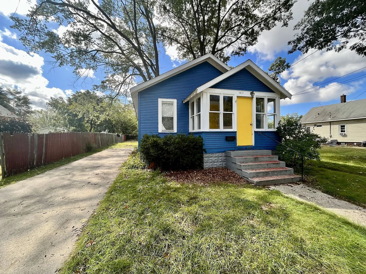 2 bed, 1.0 bath, 672 sqft, $1,250 — Photo 2
