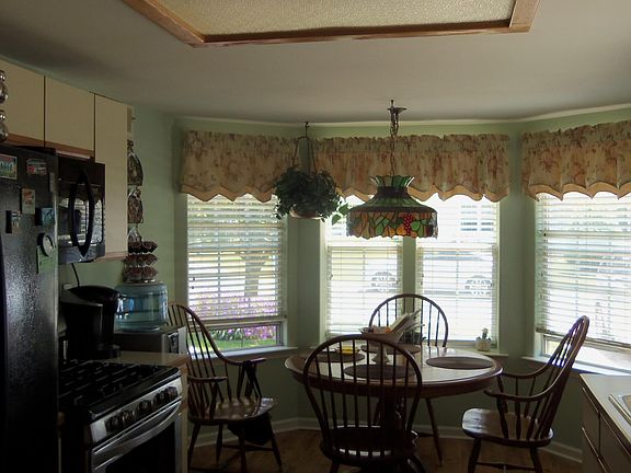 4th image of 970 Thornbury Lane #B