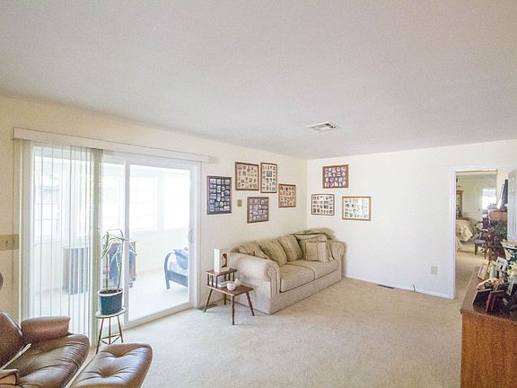 7125 Santa Barbara - Family Room