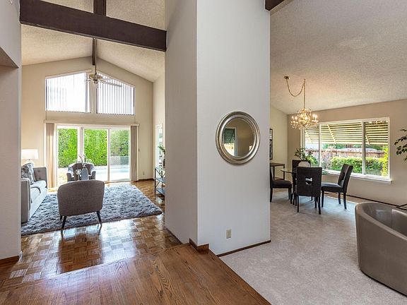 4th image of 6874 Royalwood Way