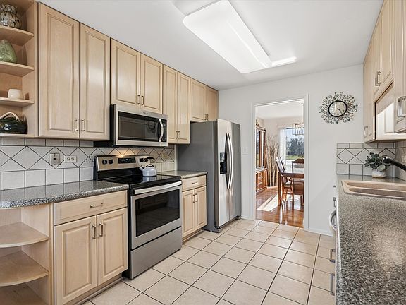 5th image of 404 Shoreline Rd #298