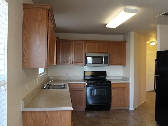 4th image of 2719 Amberglow Ct